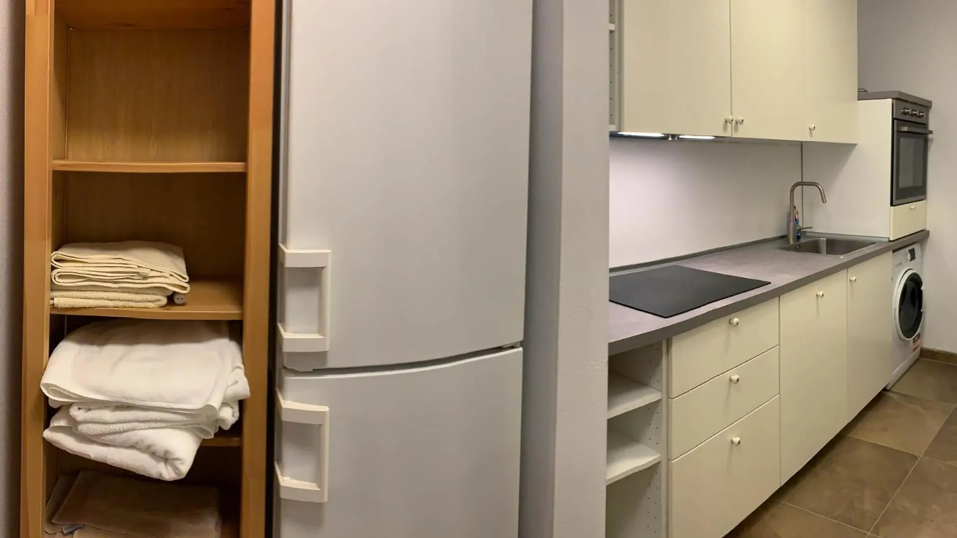 Wohnung Moebliert, Abgeschlossen Und Verkehrsguenstig Gelegen Münih 0*,  Almanya
